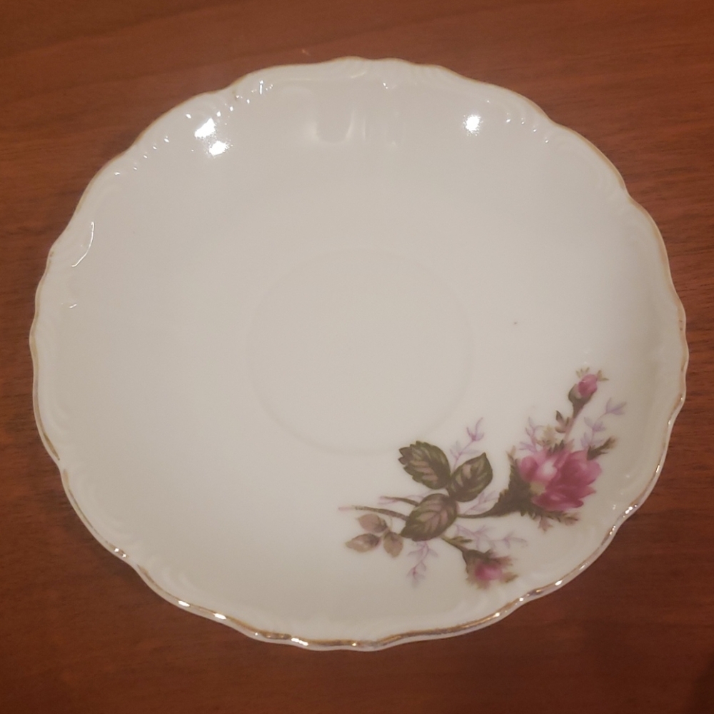 Teacup & saucers - Picture 7 of 8